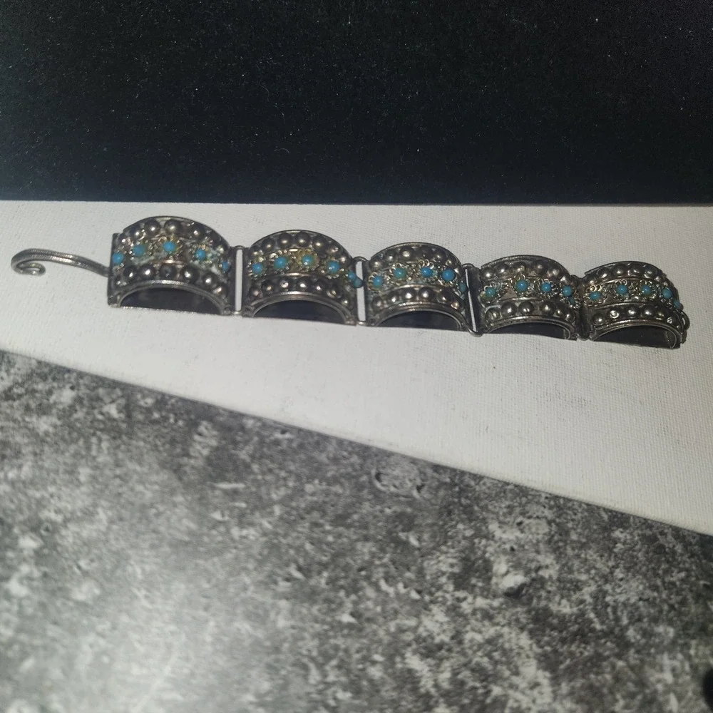 Vintage‎ Silver Tone Arched Link Bracelet Turquoise Bead Southwestern Boho Hook